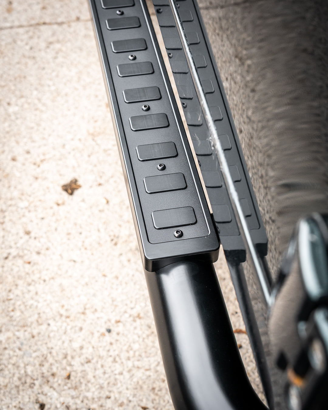 Defender 90 Stainless Steel Side Steps - Satin Black